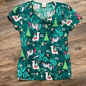 Pediatric/vet print scrub top!